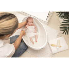 Load image into Gallery viewer, Bubble Cuddle Bath with Bath Seat - White