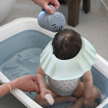 Load image into Gallery viewer, Beaba Silicone Bath Visor - Misty Green
